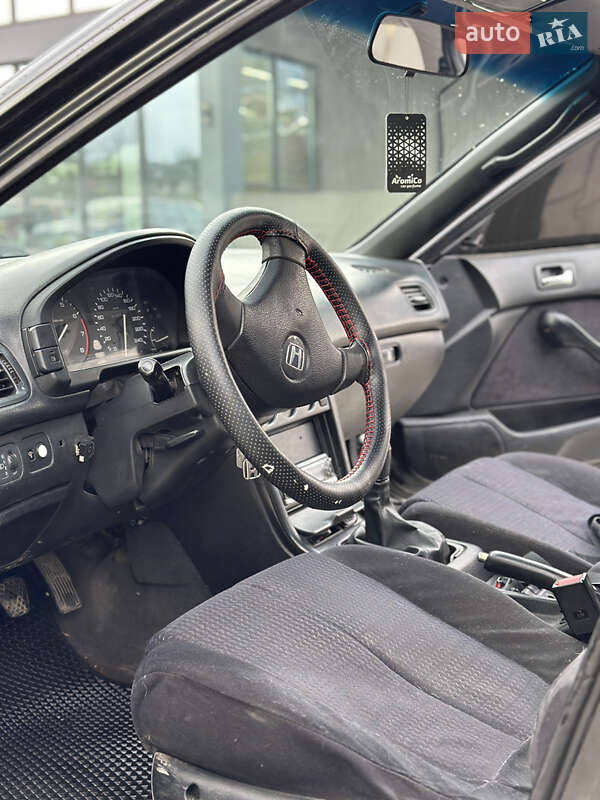 Седан Honda Accord 1993 в Косове