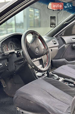 Седан Honda Accord 1993 в 