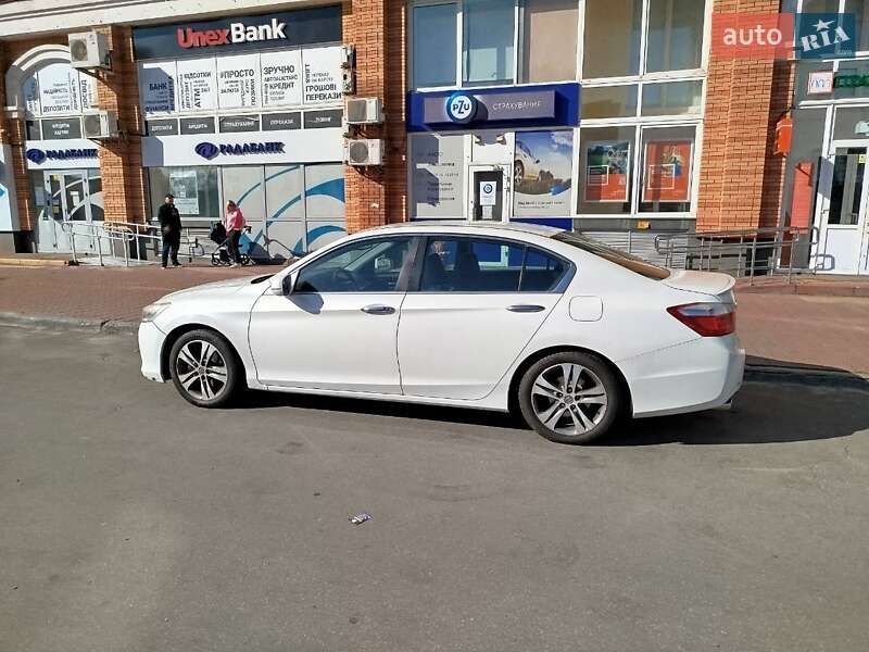 Седан Honda Accord 2013 в 