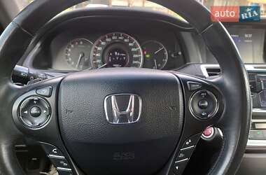 Седан Honda Accord 2013 в 
