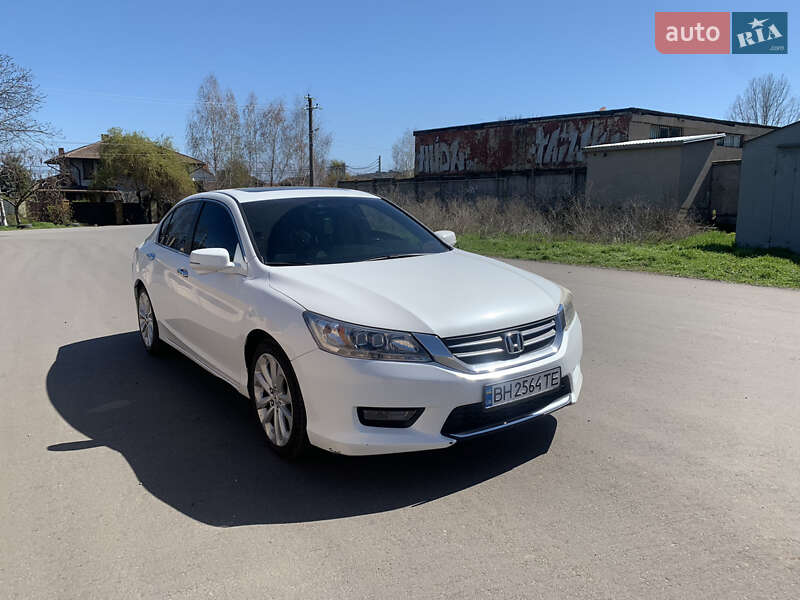 Седан Honda Accord 2015 в 