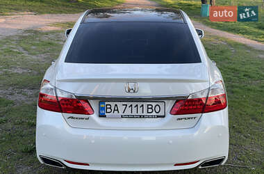 Седан Honda Accord 2015 в 