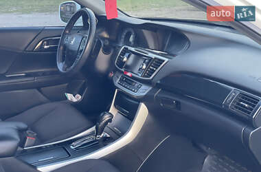 Седан Honda Accord 2015 в 