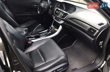 Седан Honda Accord 2013 в 