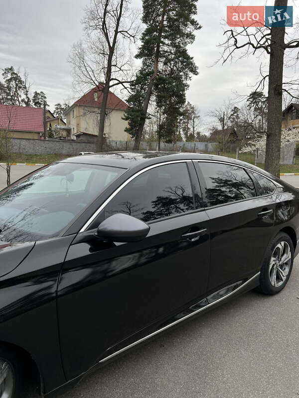 Седан Honda Accord 2018 в Софіївській Борщагівці