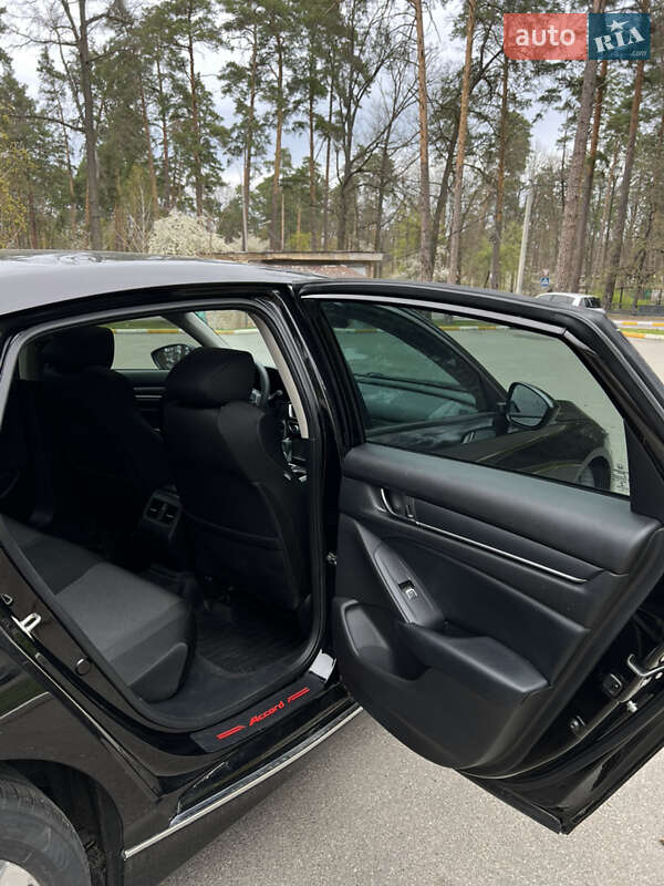 Седан Honda Accord 2018 в Софіївській Борщагівці