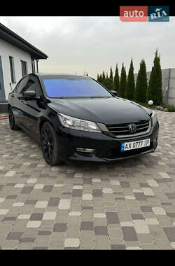 Седан Honda Accord 2013 в 