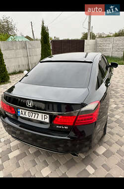 Седан Honda Accord 2013 в 