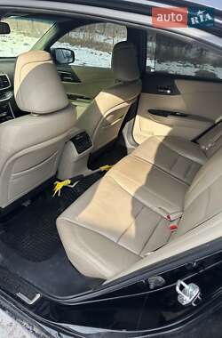 Седан Honda Accord 2013 в 
