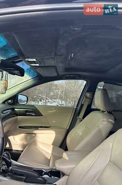 Седан Honda Accord 2013 в 
