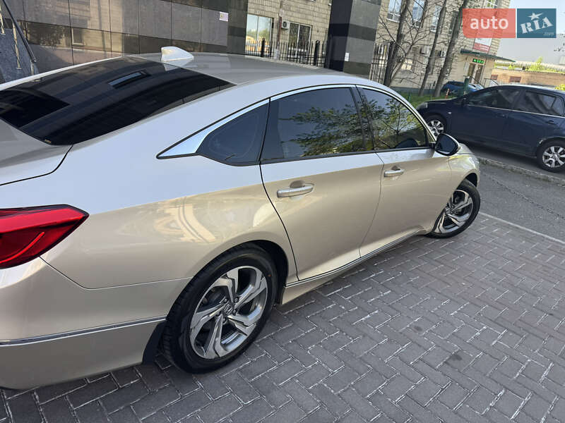 Седан Honda Accord 2019 в Києві