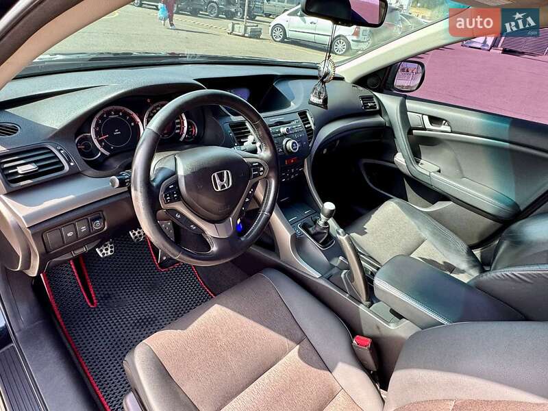 Седан Honda Accord 2010 в Києві
