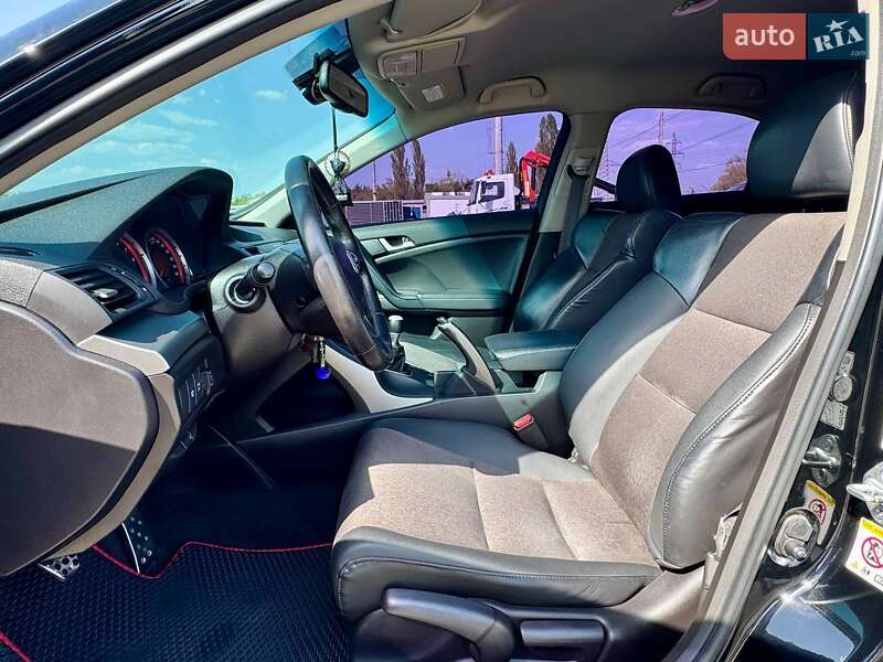 Седан Honda Accord 2010 в Києві