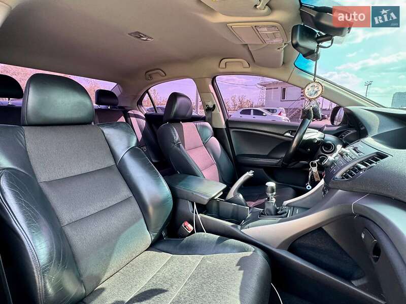 Седан Honda Accord 2010 в Києві