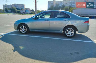 Седан Honda Accord 2004 в 