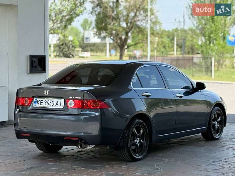 Седан Honda Accord 2004 в Першотравенске