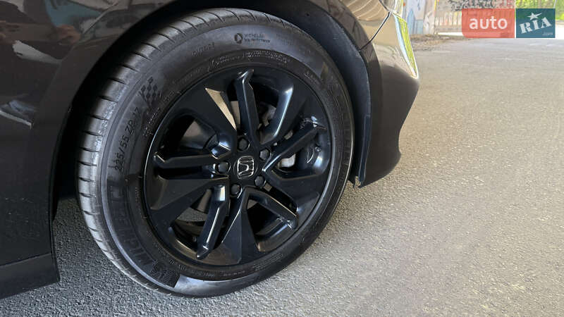 Седан Honda Accord 2018 в Киеве