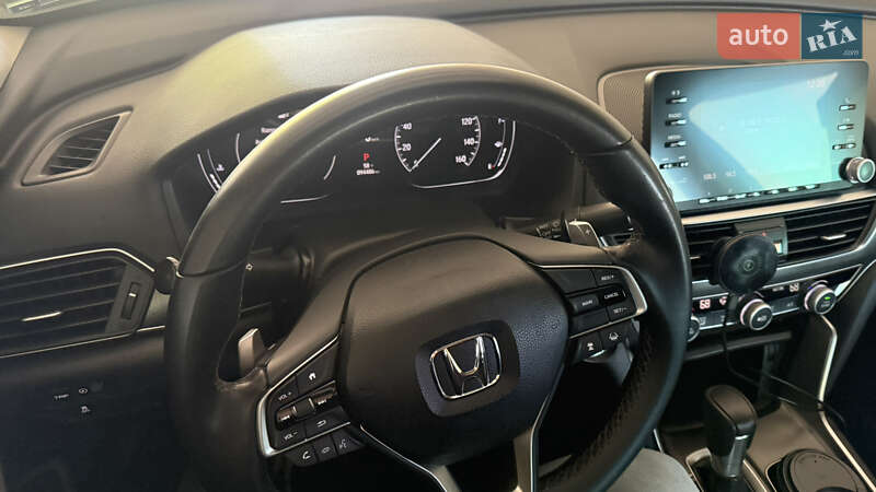 Седан Honda Accord 2018 в Киеве