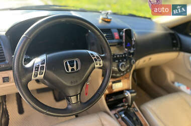 Седан Honda Accord 2005 в 