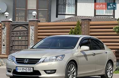 Седан Honda Accord 2013 в 