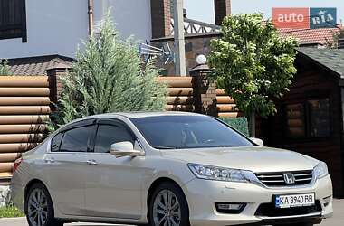 Седан Honda Accord 2013 в 