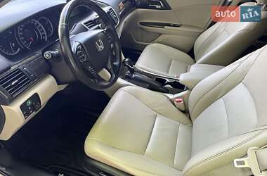 Седан Honda Accord 2013 в 