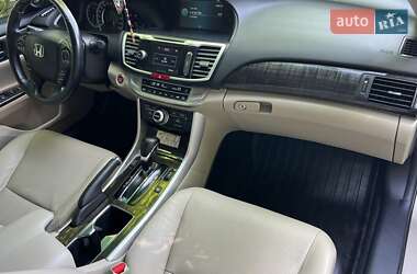Седан Honda Accord 2013 в 