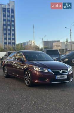 Седан Honda Accord 2013 в 