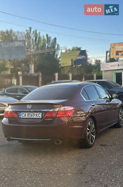 Седан Honda Accord 2013 в 
