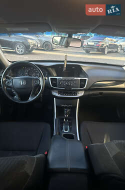 Седан Honda Accord 2013 в 