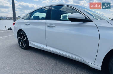 Седан Honda Accord 2018 в 