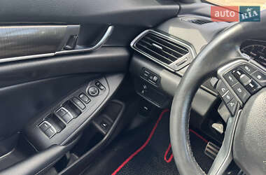 Седан Honda Accord 2018 в 
