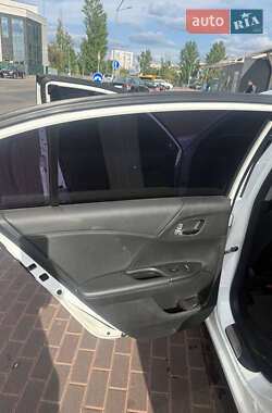 Седан Honda Accord 2013 в 
