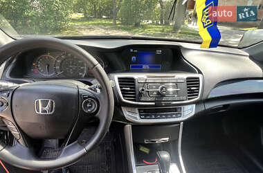 Седан Honda Accord 2015 в 