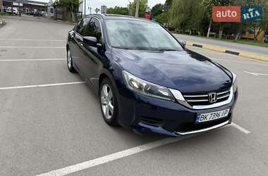 Седан Honda Accord 2014 в Киеве