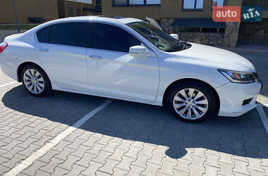 Седан Honda Accord 2015 в Луцке