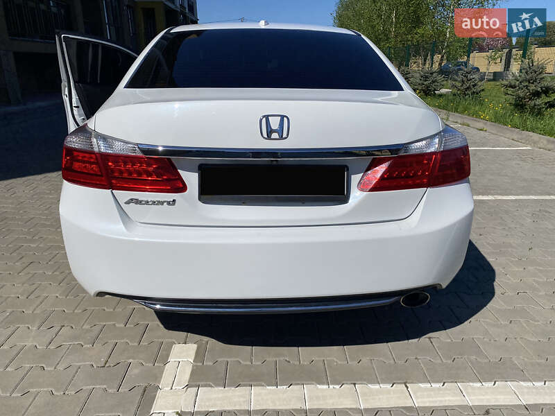 Седан Honda Accord 2015 в Луцке