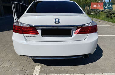 Седан Honda Accord 2015 в 