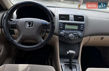 Седан Honda Accord 2005 в 