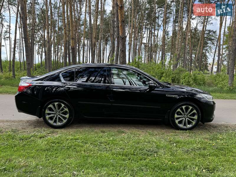 Седан Honda Accord 2013 в Житомире