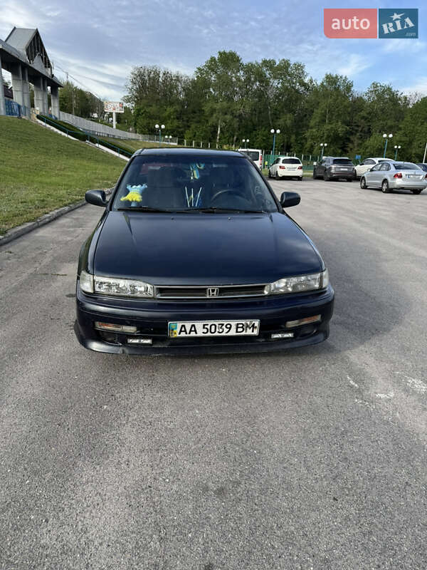 Седан Honda Accord 1990 в Обухове