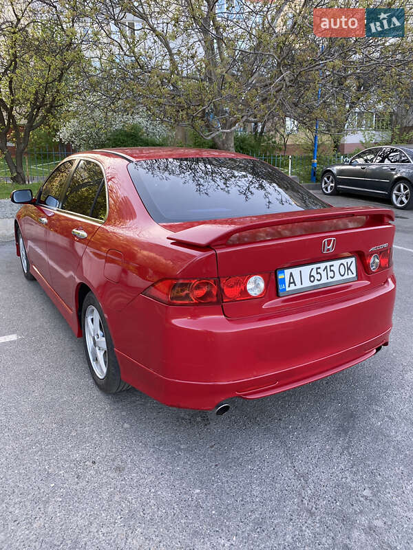 Седан Honda Accord 2004 в 