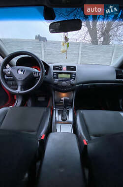 Седан Honda Accord 2004 в 