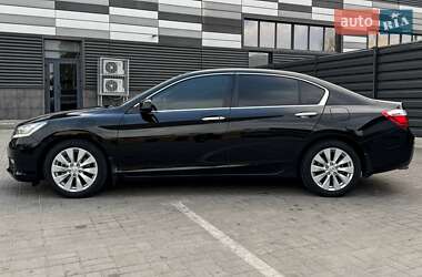 Седан Honda Accord 2013 в 