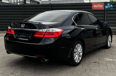 Седан Honda Accord 2013 в 