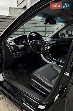 Седан Honda Accord 2013 в 