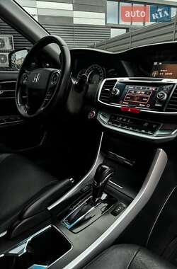 Седан Honda Accord 2013 в 