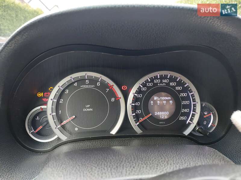 Седан Honda Accord 2012 в Киеве