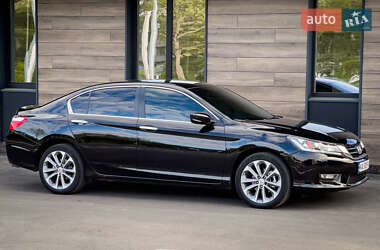 Седан Honda Accord 2015 в 