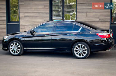 Седан Honda Accord 2015 в 